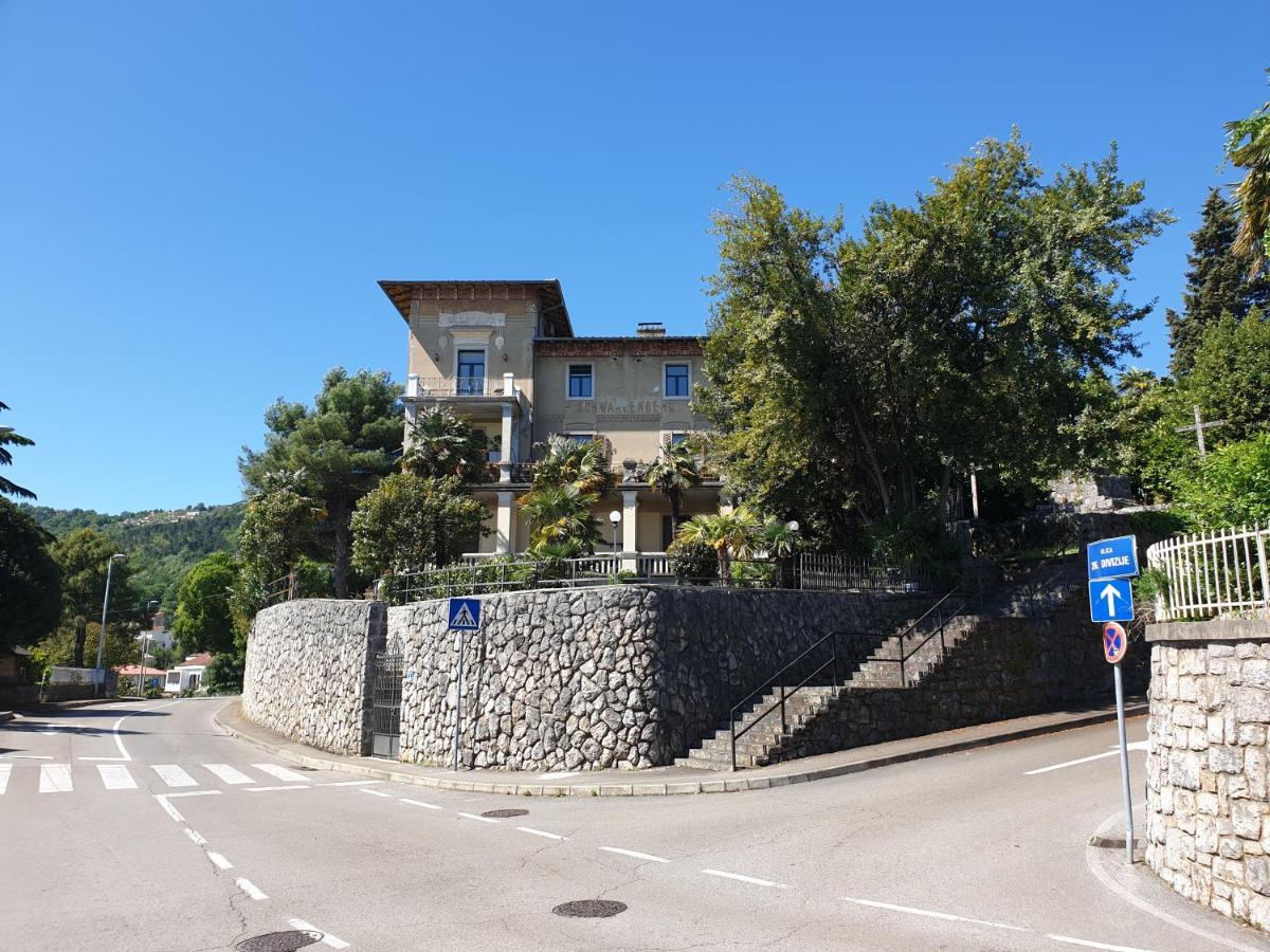 Villa Jure - Apartment Mirjana ลอฟราน ภายนอก รูปภาพ