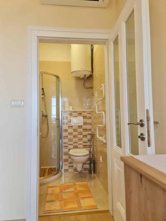 Villa Jure - Apartment Mirjana ลอฟราน ภายนอก รูปภาพ